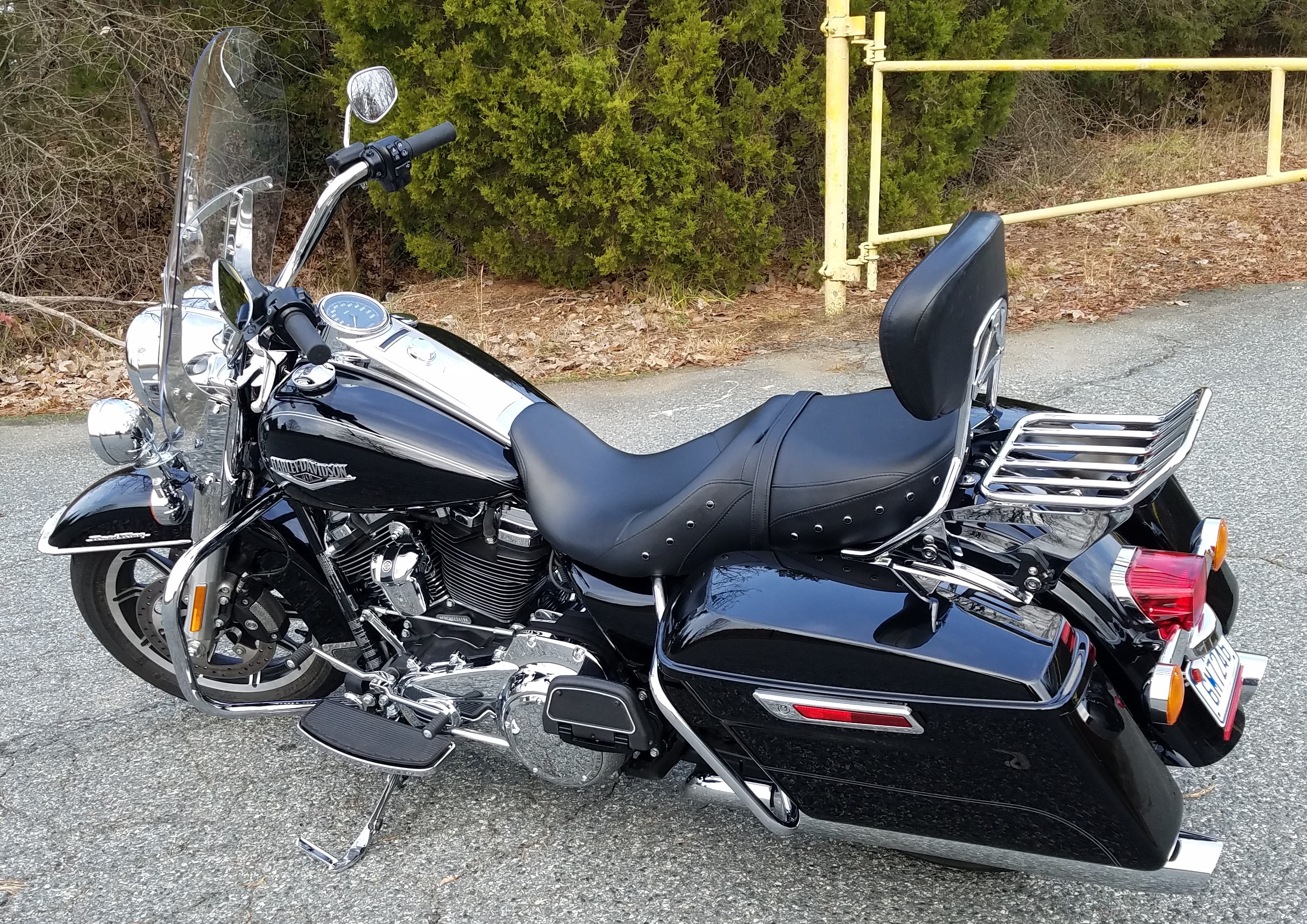 2017 harley deals davidson road king