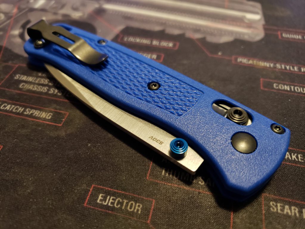 Bugout vs Mini Grip side by side : r/benchmade